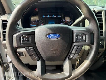 2021 Ford Super Duty F-550 Cab Chassis XL Regular Cab DRW - miniatura 38