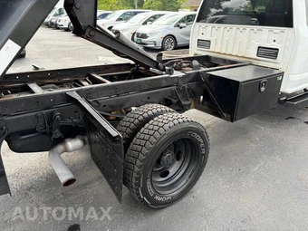 2021 Ford Super Duty F-550 Cab Chassis XL Regular Cab DRW - miniatura 67