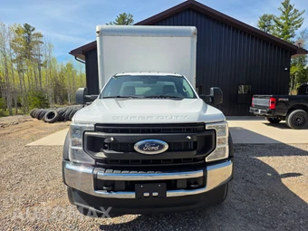2021 Ford Super Duty F-550 Cab Chassis XL Regular Cab DRW - miniatura 11