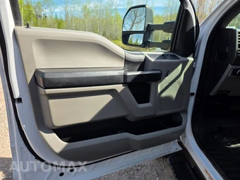 2021 Ford Super Duty F-550 Cab Chassis XL Regular Cab DRW - miniatura 16