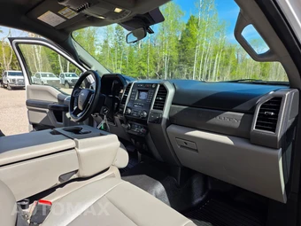 2021 Ford Super Duty F-550 Cab Chassis XL Regular Cab DRW - miniatura 24