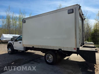 2021 Ford Super Duty F-550 Cab Chassis XL Regular Cab DRW - miniatura 4