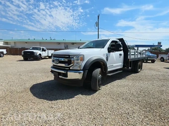 2021 Ford Super Duty F-550 Cab Chassis XLT Regular Cab DRW - miniatura 1