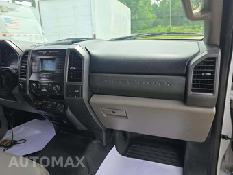 2021 Ford Super Duty F-600 Cab Chassis XL Regular Cab DRW - miniatura 16