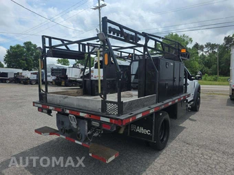 2021 Ford Super Duty F-600 Cab Chassis XL Regular Cab DRW - miniatura 3