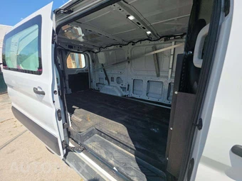 2021 Ford Transit 250 Cargo Van Low Roof 130.0" WB - miniatura 15