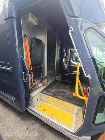 2021 Ford Transit 350 HD Cutaway 9950 GVWR DRW - miniatura 17