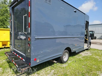 2021 Ford Transit 350 HD Cutaway 9950 GVWR DRW - miniatura 4