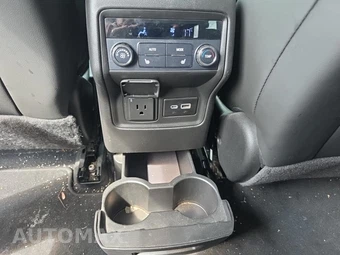 2021 GMC Acadia Denali 5SA – miniatura 32