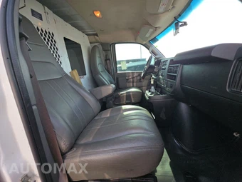 2021 GMC Savana 2500 Cargo Van 1WT 135.2" WB - miniatura 8