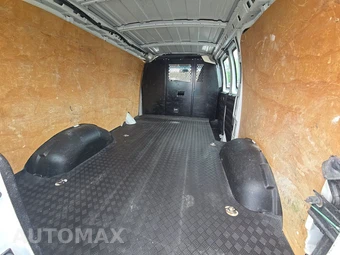 2021 GMC Savana 2500 Cargo Van 1WT 135.2" WB - miniatura 16