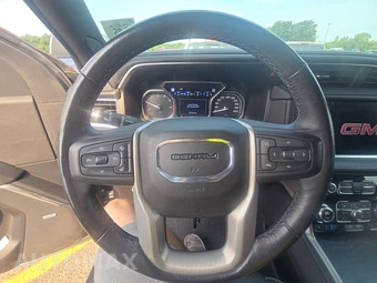 2021 GMC Yukon Denali - miniatura 10