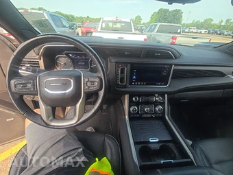 2021 GMC Yukon Denali - miniatura 11