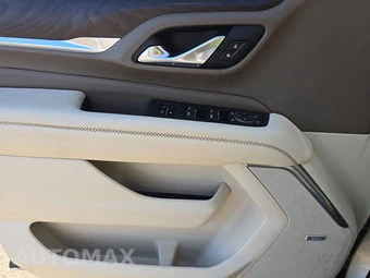 2021 GMC Yukon Denali 5SA - miniatura 9