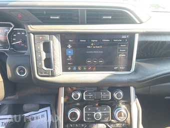 2021 GMC Yukon Denali 5SA - miniatura 11