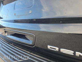2021 GMC Yukon Denali 5SA - miniatura 25