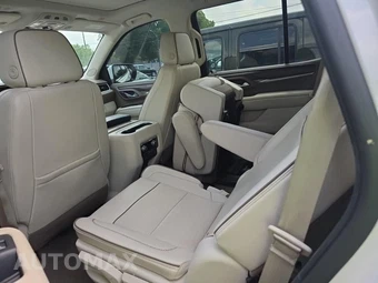 2021 GMC Yukon Denali 5SA - miniatura 16