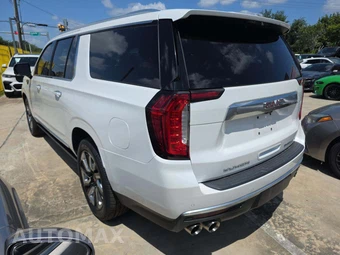 2021 GMC Yukon Denali XL 5SA - miniatura 2