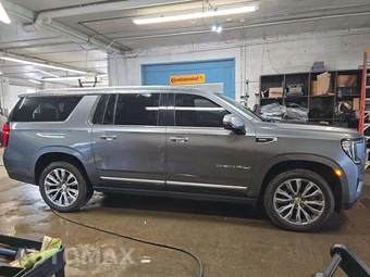 2021 GMC Yukon Denali XL 5SA - miniatura 4