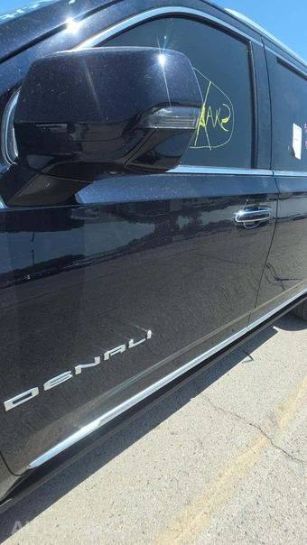 2021 GMC Yukon Denali XL 5SA - miniatura 30