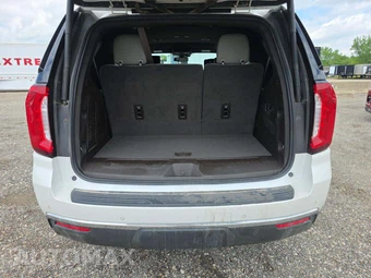 2021 GMC Yukon SLT - miniatura 12