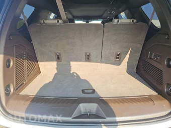 2021 GMC Yukon SLT 4SA - miniatura 17