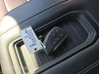 2021 GMC Yukon SLT 4SA - miniatura 8