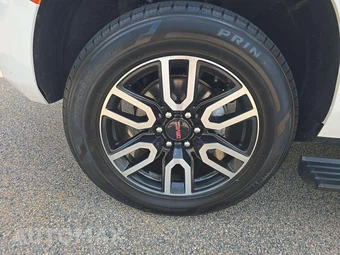 2021 GMC Yukon XL AT4 4SB - miniatura 28