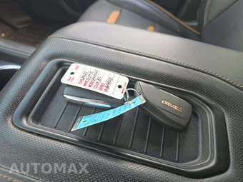 2021 GMC Yukon XL AT4 4SB - miniatura 5