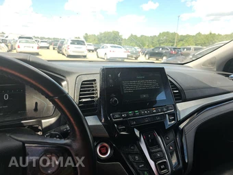 2021 Honda Odyssey Touring 118.1" WB - miniatura 11