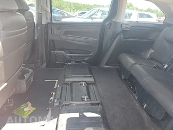 2021 Honda Odyssey Touring 118.1" WB - miniatura 13