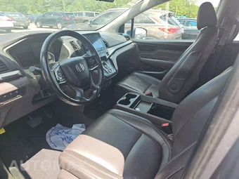 2021 Honda Odyssey Touring 118.1" WB - miniatura 7