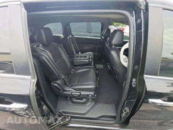 2021 Honda Odyssey Touring 118.1" WB - miniatura 17