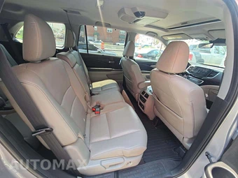 2021 Honda Pilot Touring 8-Passenger - miniatura 17
