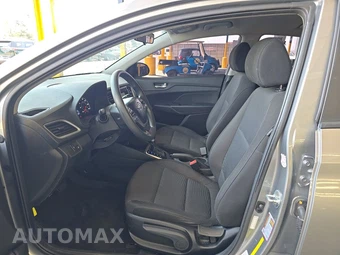 2021 Hyundai Accent SE - miniatura 7