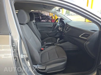 2021 Hyundai Accent SE - miniatura 8