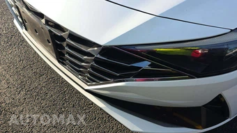 2021 Hyundai Elantra Limited – miniatura 2