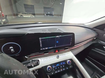 2021 Hyundai Elantra Limited - miniatura 10