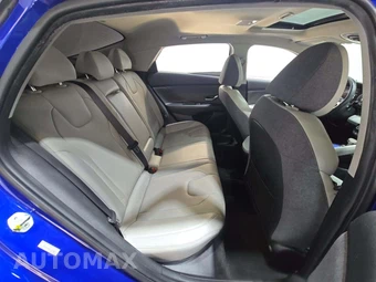 2021 Hyundai Elantra Limited - miniatura 16