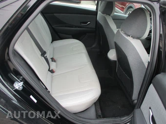 2021 Hyundai Elantra Limited - miniatura 14