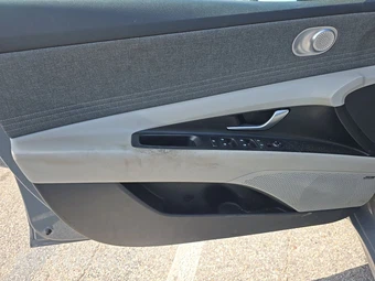2021 Hyundai Elantra Limited - miniatura 9