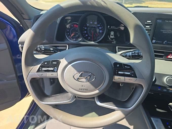 2021 Hyundai Elantra SE - miniatura 10