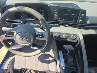 2021 Hyundai Elantra SE - miniatura 11