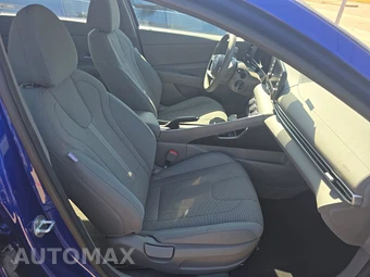 2021 Hyundai Elantra SE - miniatura 8