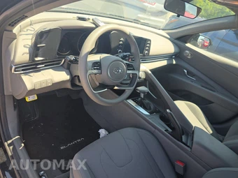 2021 Hyundai Elantra SE - miniatura 11