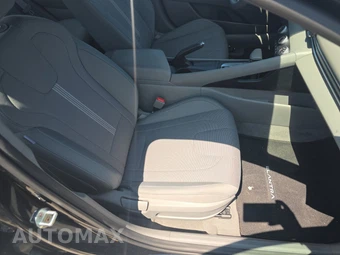 2021 Hyundai Elantra SE - miniatura 8