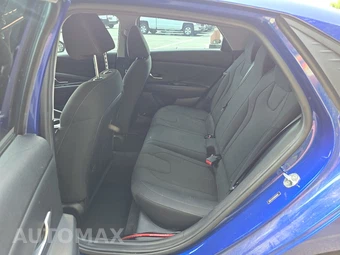 2021 Hyundai Elantra SE – miniatura 13