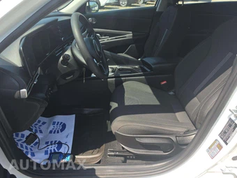 2021 Hyundai Elantra SE - miniatura 3