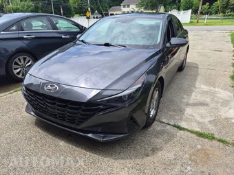2021 Hyundai Elantra SE - miniatura 2