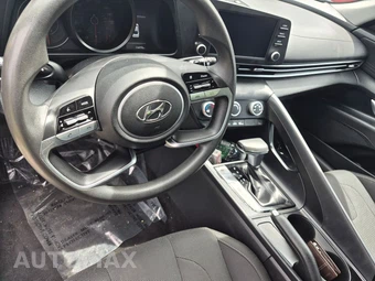 2021 Hyundai Elantra SE - miniatura 8